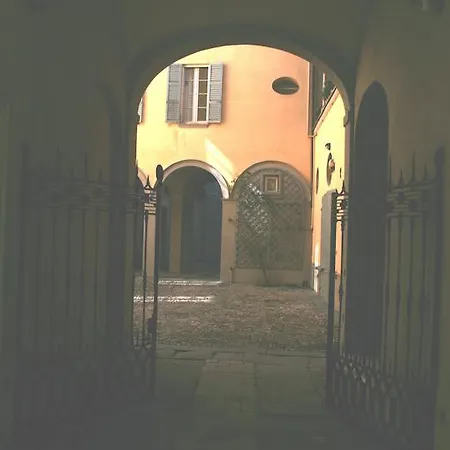 Luisa In Palazzo Bianchi